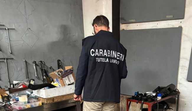CARABINIERI BIELLA AUTOFFICINA ABUSIVA MASSAZZA
