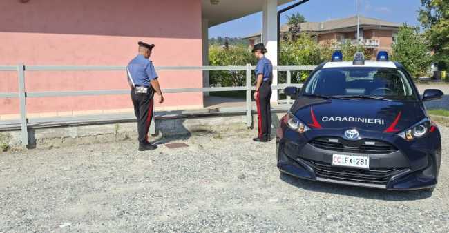 carabinieri danneggiamento a