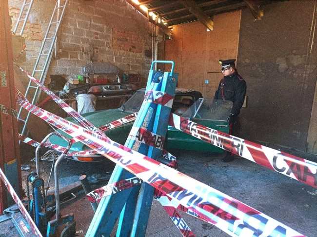 carabinieri officina sequestrata