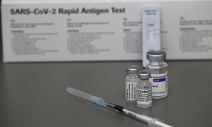 covid sirnga tampone vaccino scatola