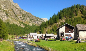 devero crampiolo torrente estate