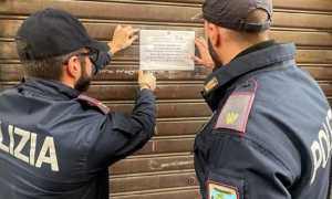 polizia chiude bar