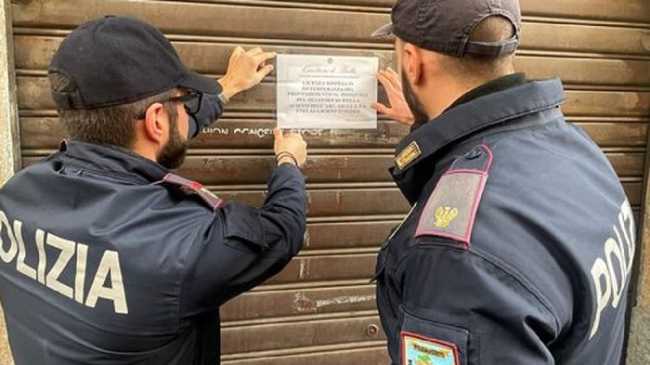 polizia chiude bar