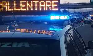 polizia stradale rallentare