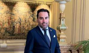 preioni alberto sfondo arazzo