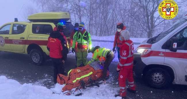 soccorso alpino neve ambulanza