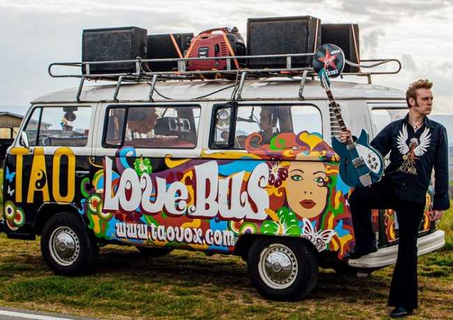 tao love bus