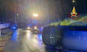 valdilana incidente auto ribaltata