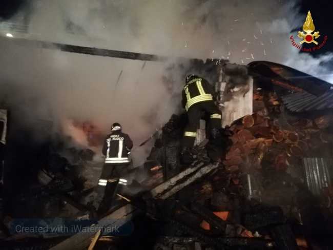 vigili del fuoco incendio notte masserano 2
