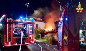 vigili del fuoco incendio ternengo notte