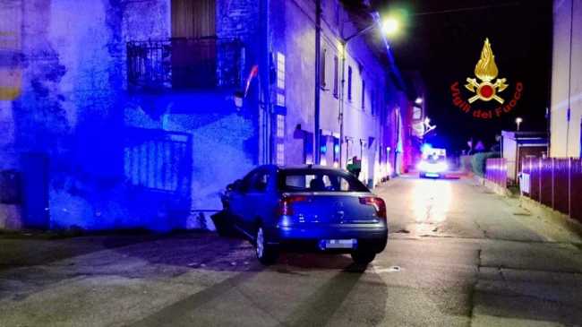 vigili del fuoco notte incidente