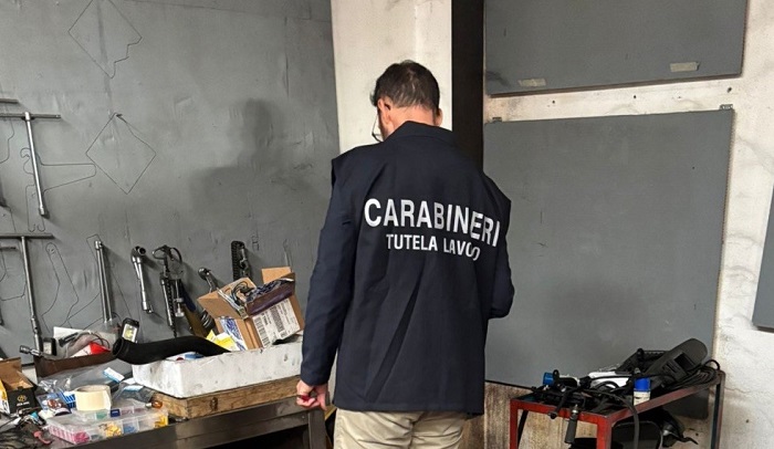Scoperta autofficina abusiva nel basso Biellese