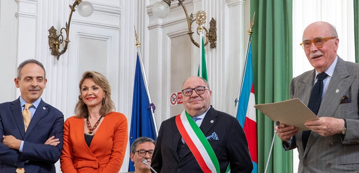Consegnata la benemerenza al  Master delle Fibre Nobili