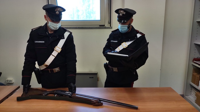 Sposta le armi senza dirlo: biellese denunciato