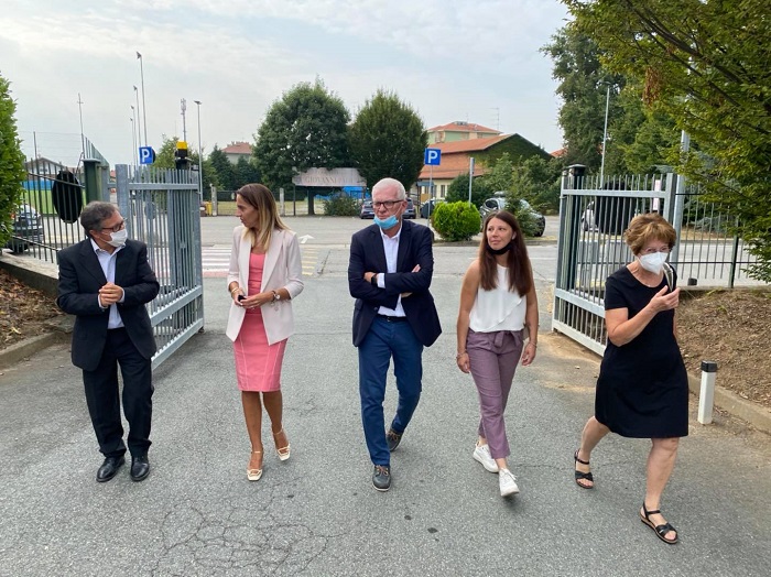 Primo giorno di scuola alla media di Sandigliano con l'assessore regionale