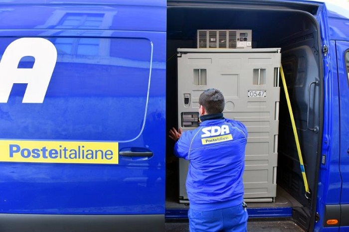 Poste Italiane consegna vaccini AstraZeneca