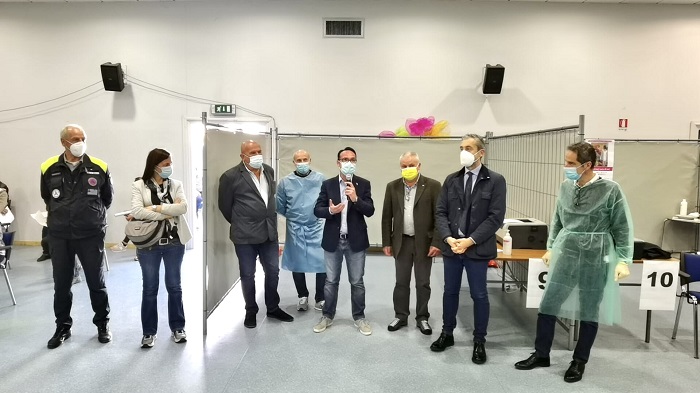 Aperto il centro vaccinale a Pray: ieri boom di vaccini