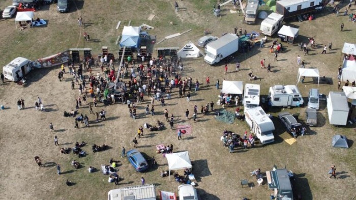 Rave party nel Biellese: centinaia di persone 