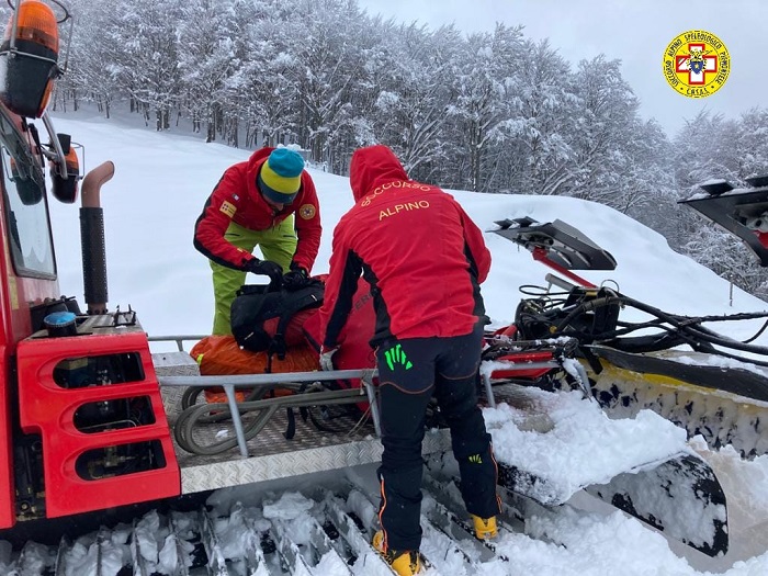 Soccorso alpino salva uno scialpinista disperso nella neve