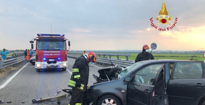 Schianto tra Tronzano e San Germano: quattro ferti