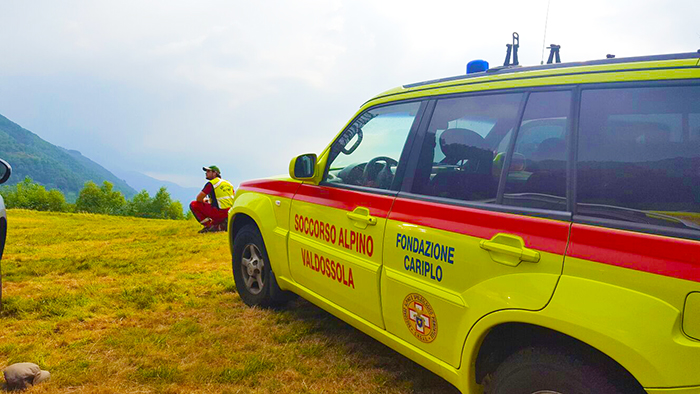 Soccorso alpino recupera un infortunato nella valle di Oropa